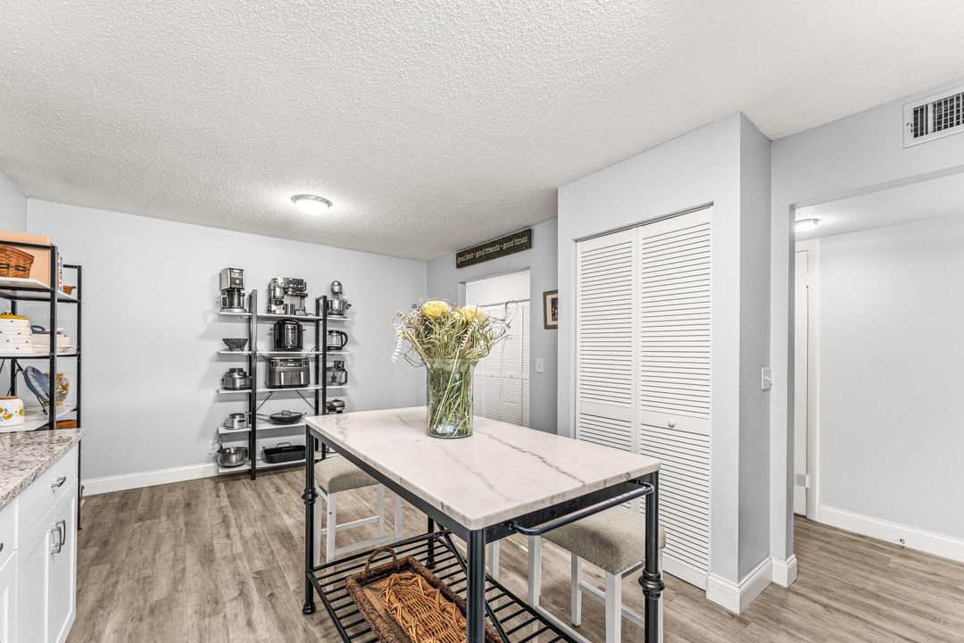 Activo con contrato: $415,000 (3 camas, 2 baños, 1620 Pies cuadrados)