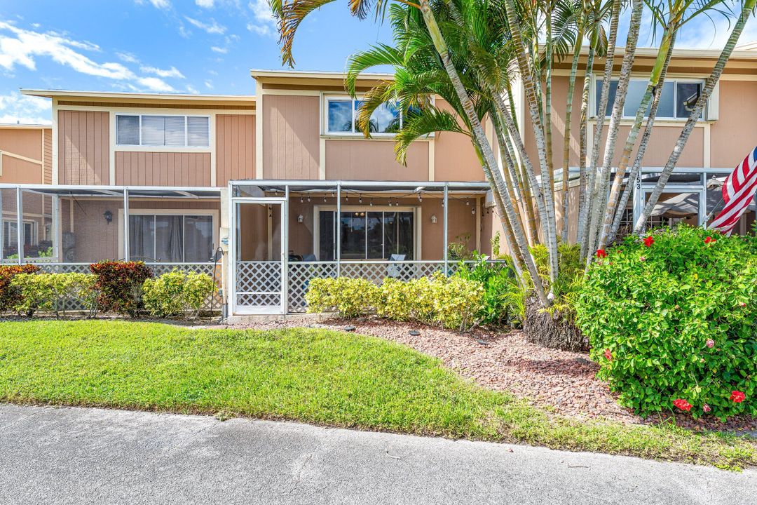 Activo con contrato: $415,000 (3 camas, 2 baños, 1620 Pies cuadrados)