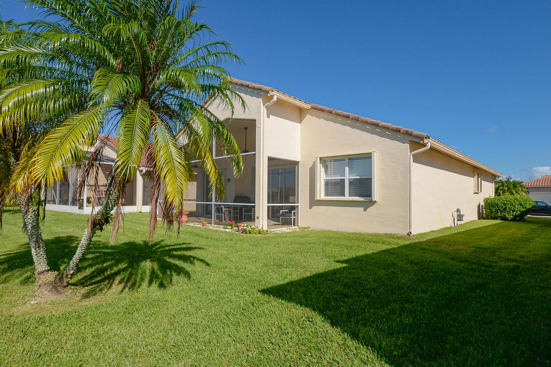 For Rent: $3,200 (2 beds, 2 baths, 1768 Square Feet)