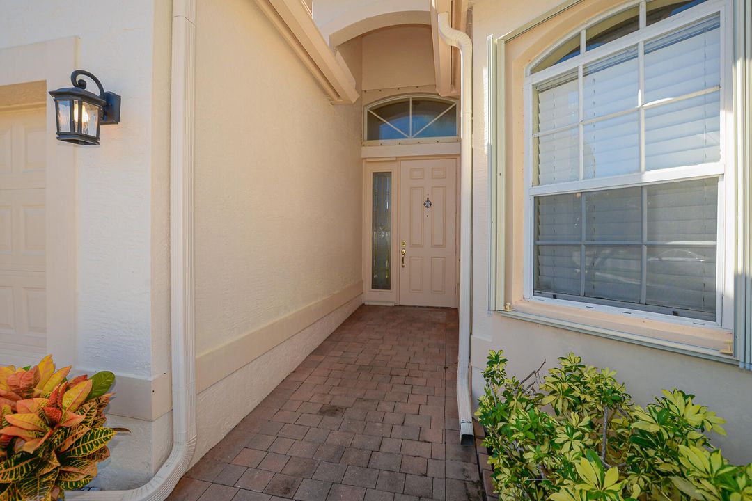 For Rent: $3,200 (2 beds, 2 baths, 1768 Square Feet)