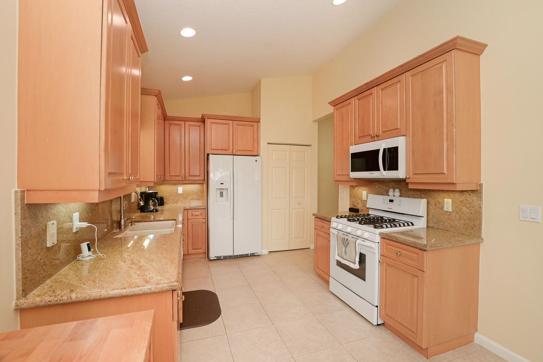 For Rent: $3,200 (2 beds, 2 baths, 1768 Square Feet)