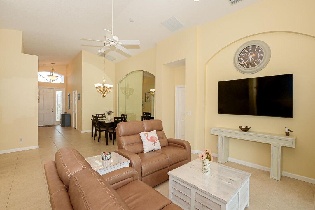 For Rent: $3,200 (2 beds, 2 baths, 1768 Square Feet)