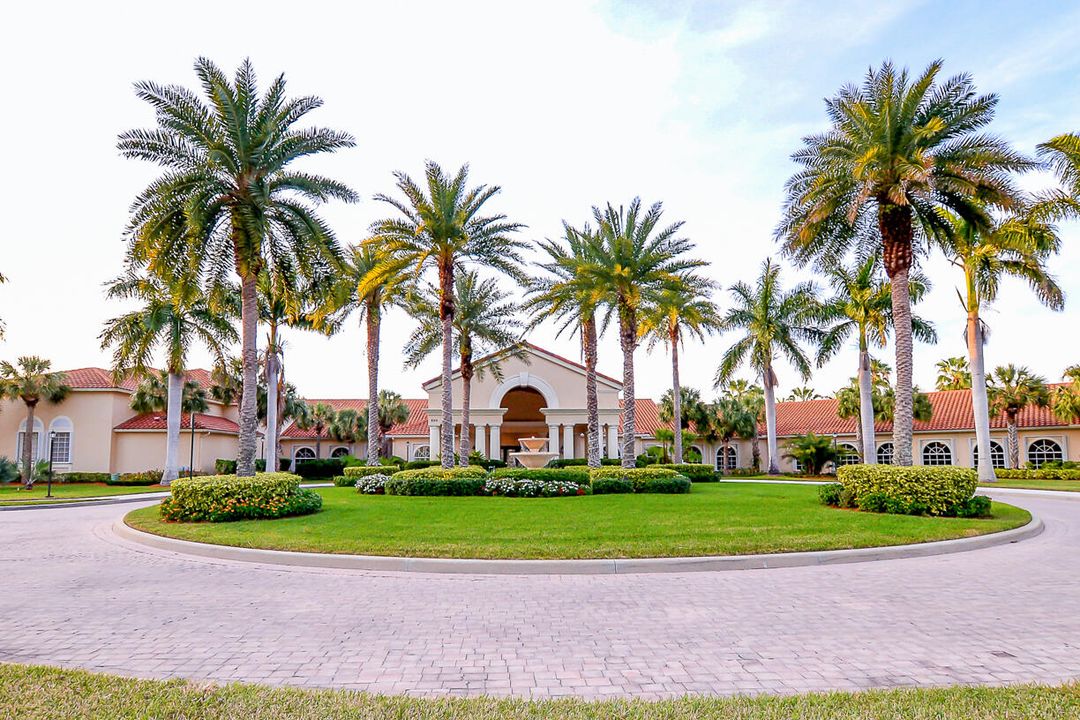 For Rent: $3,200 (2 beds, 2 baths, 1768 Square Feet)