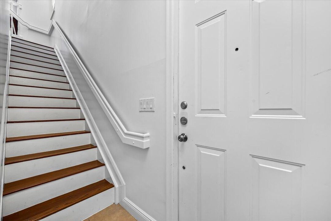 На продажу: $575,000 (3 спален, 3 ванн, 1957 Квадратных фут)