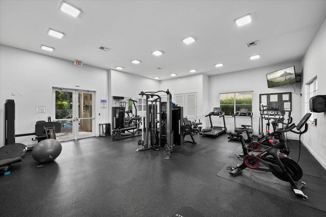 На продажу: $575,000 (3 спален, 3 ванн, 1957 Квадратных фут)