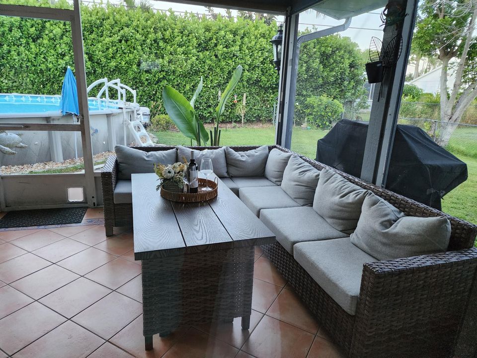 Active With Contract: $385,000 (3 beds, 2 baths, 1742 Square Feet)