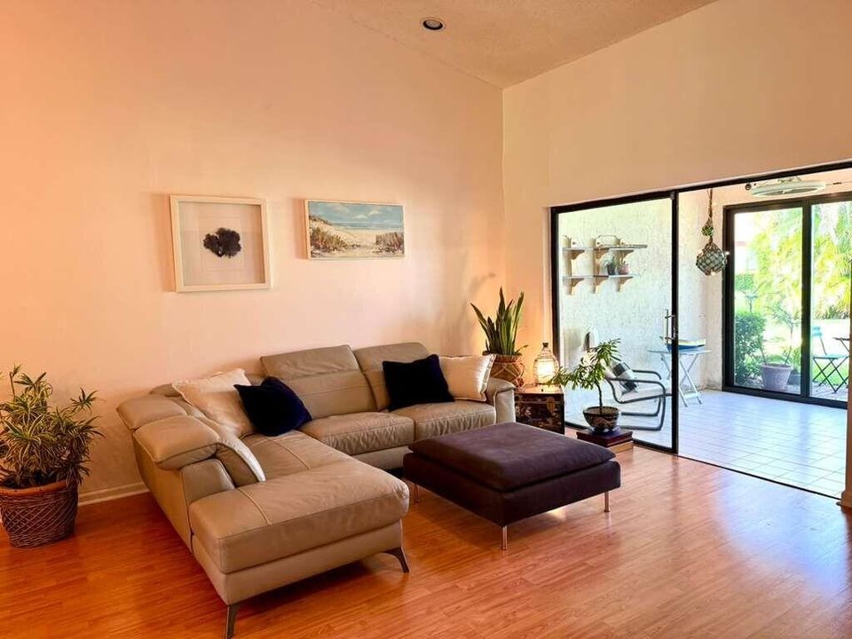 En Venta: $374,900 (2 camas, 2 baños, 1436 Pies cuadrados)