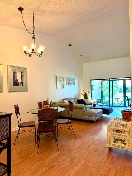 En Venta: $374,900 (2 camas, 2 baños, 1436 Pies cuadrados)