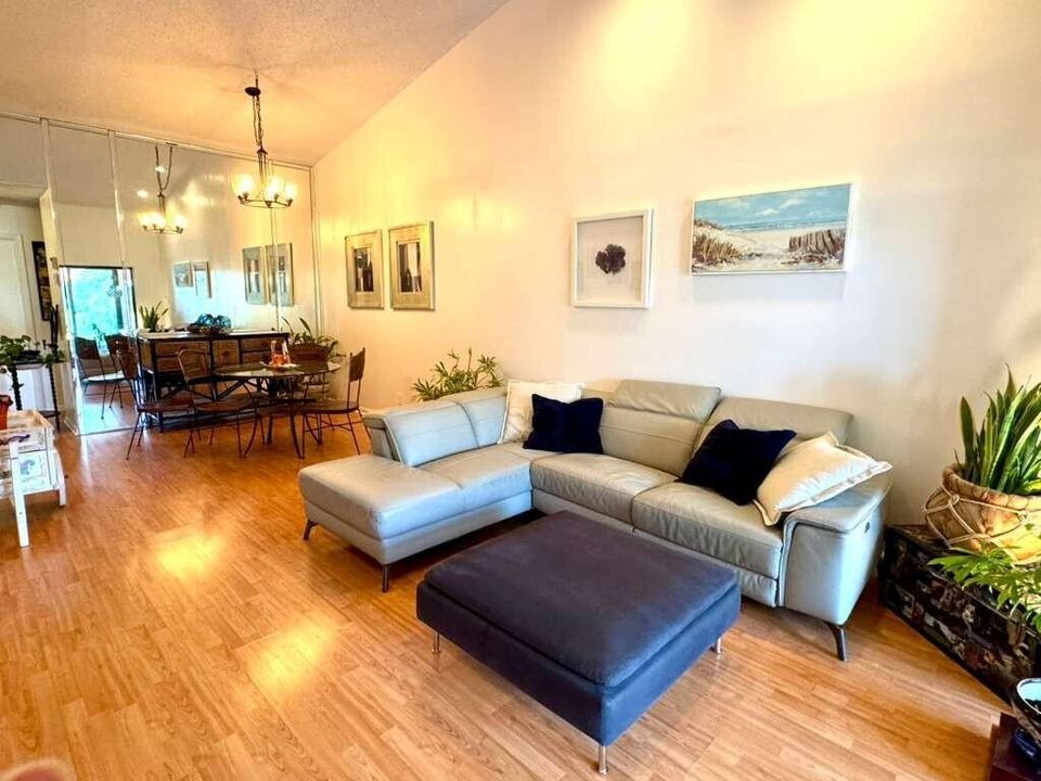 En Venta: $374,900 (2 camas, 2 baños, 1436 Pies cuadrados)