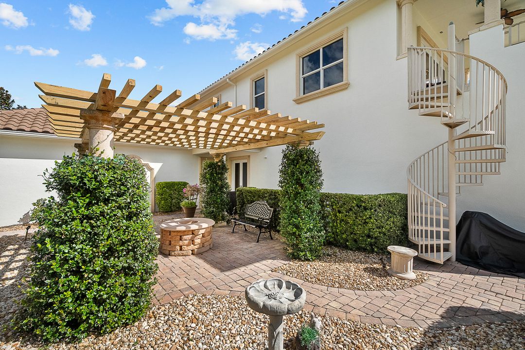 For Sale: $2,000,000 (5 beds, 5 baths, 5197 Square Feet)