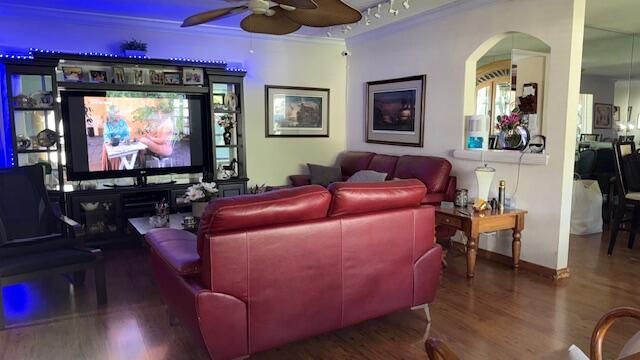 待售: $460,000 (2 贝兹, 2 浴室, 1198 平方英尺)