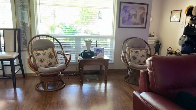 待售: $460,000 (2 贝兹, 2 浴室, 1198 平方英尺)