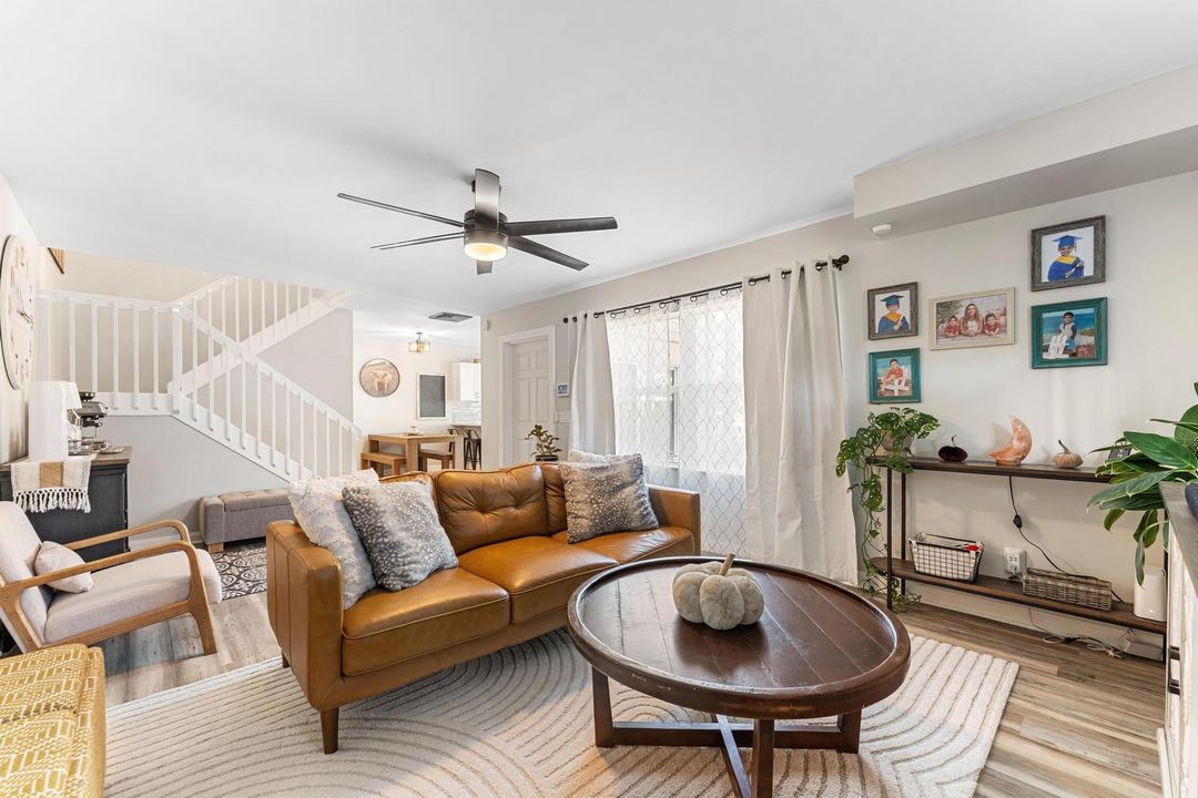 En Venta: $360,000 (2 camas, 2 baños, 1374 Pies cuadrados)