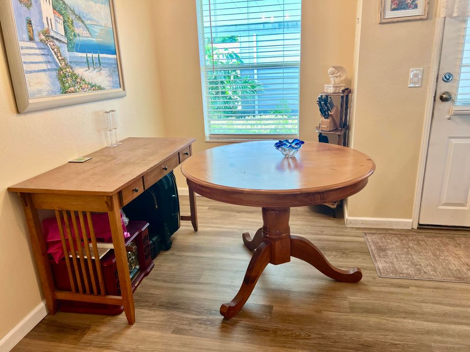 For Sale: $110,000 (2 beds, 2 baths, 1300 Square Feet)