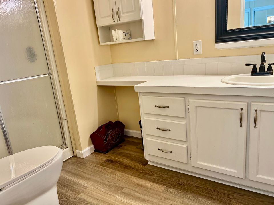 For Sale: $110,000 (2 beds, 2 baths, 1300 Square Feet)