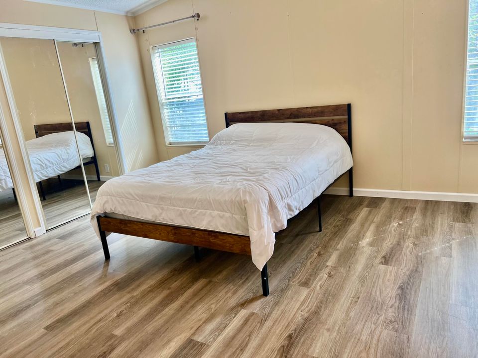 For Sale: $110,000 (2 beds, 2 baths, 1300 Square Feet)