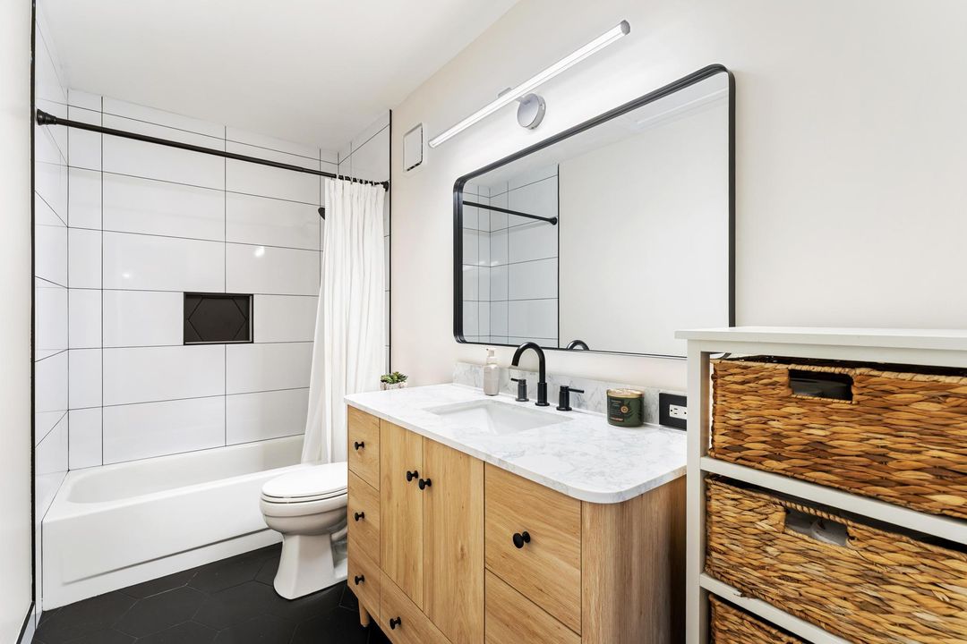 En Venta: $360,000 (2 camas, 2 baños, 1374 Pies cuadrados)