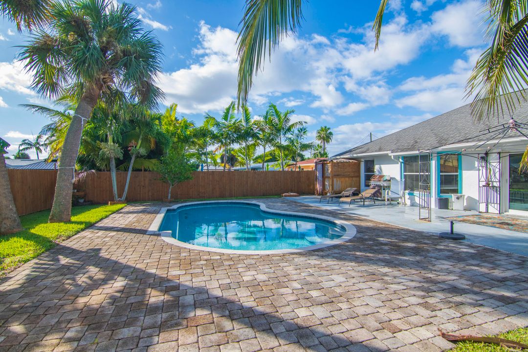 For Sale: $599,000 (3 beds, 2 baths, 1472 Square Feet)