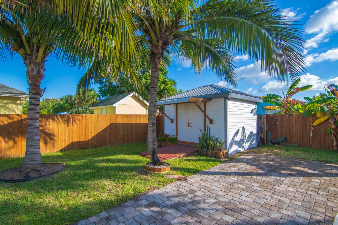 For Sale: $599,000 (3 beds, 2 baths, 1472 Square Feet)