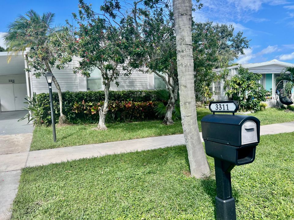 For Sale: $110,000 (2 beds, 2 baths, 1300 Square Feet)