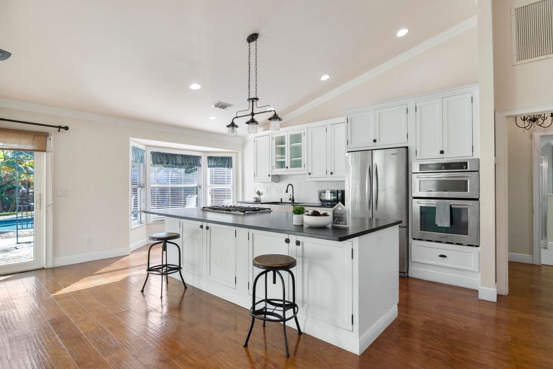 For Sale: $599,000 (3 beds, 2 baths, 1472 Square Feet)