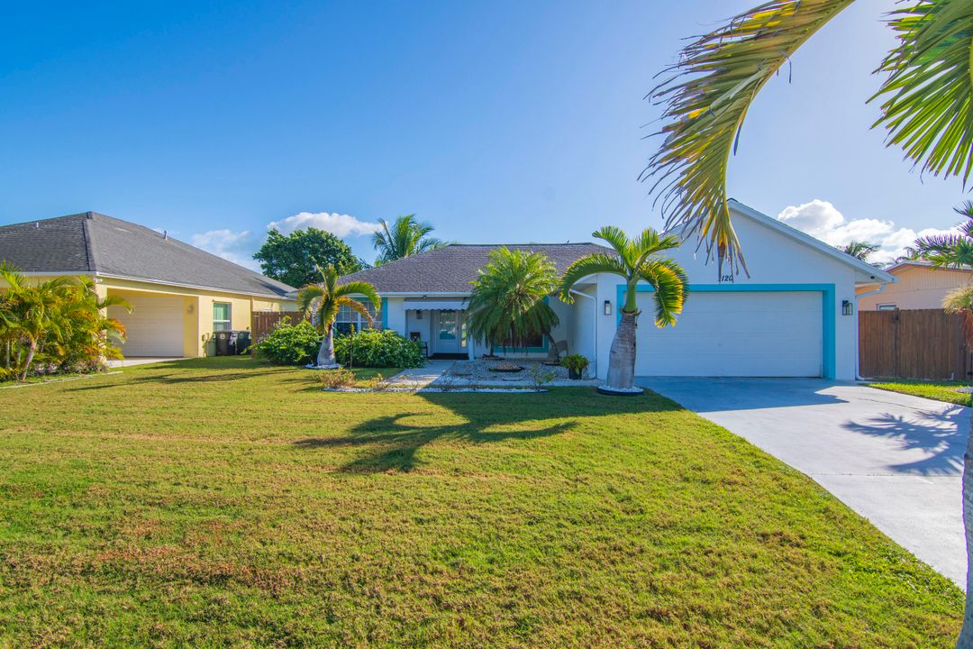 For Sale: $599,000 (3 beds, 2 baths, 1472 Square Feet)