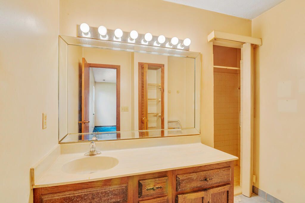 待售: $289,900 (3 贝兹, 2 浴室, 1916 平方英尺)