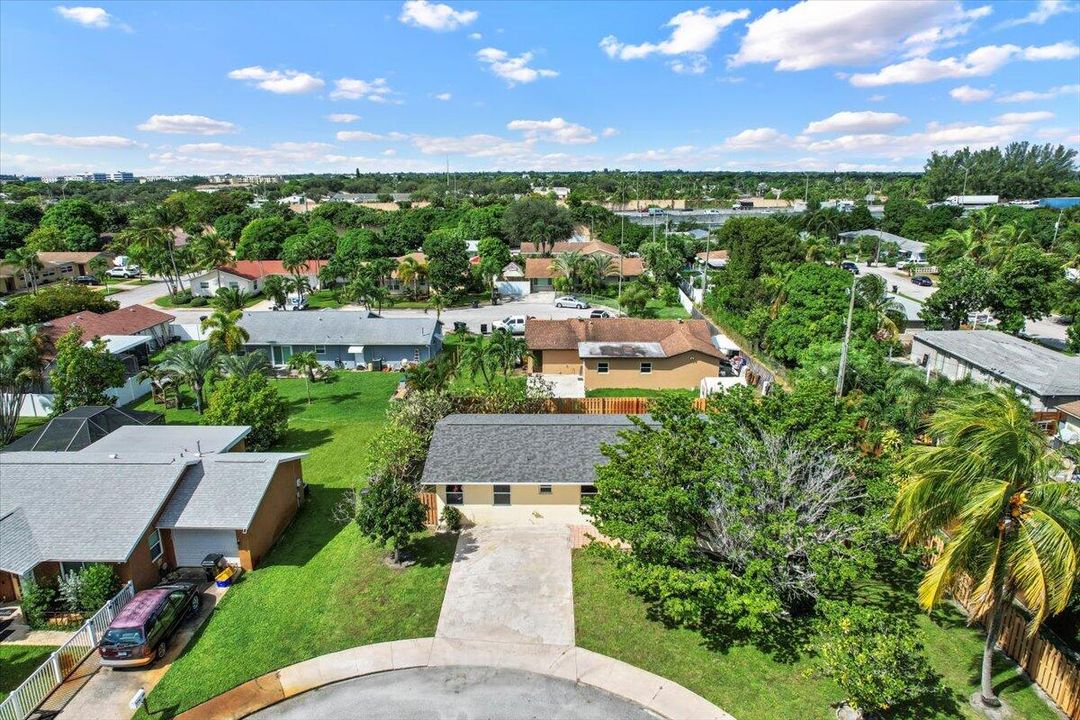 For Sale: $519,000 (4 beds, 2 baths, 1888 Square Feet)