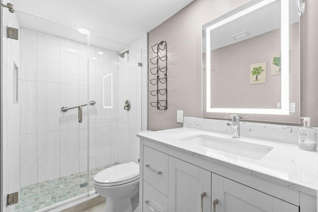 Active With Contract: $187,000 (2 beds, 2 baths, 924 Square Feet)