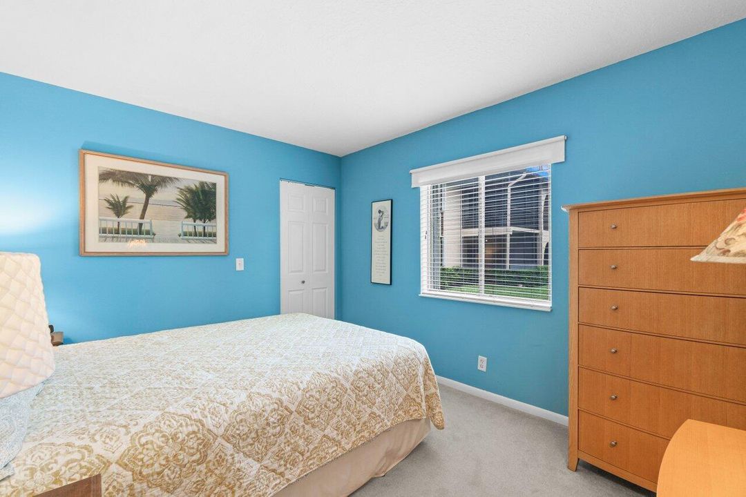 Active With Contract: $187,000 (2 beds, 2 baths, 924 Square Feet)