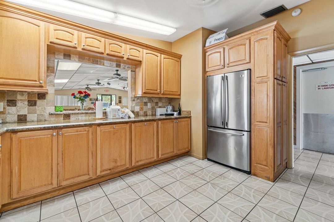 Active With Contract: $187,000 (2 beds, 2 baths, 924 Square Feet)