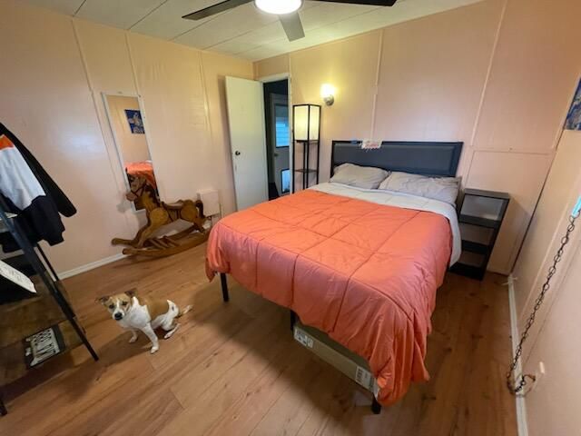 Active With Contract: $13,900 (2 beds, 1 baths, 800 Square Feet)