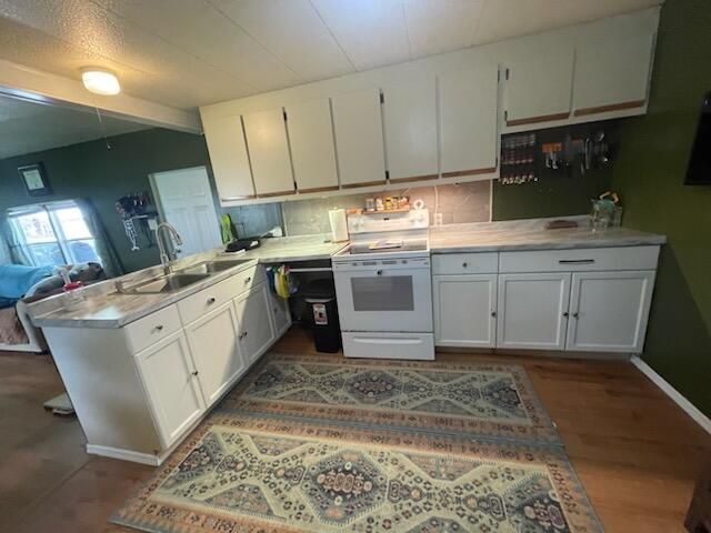 Active With Contract: $13,900 (2 beds, 1 baths, 800 Square Feet)