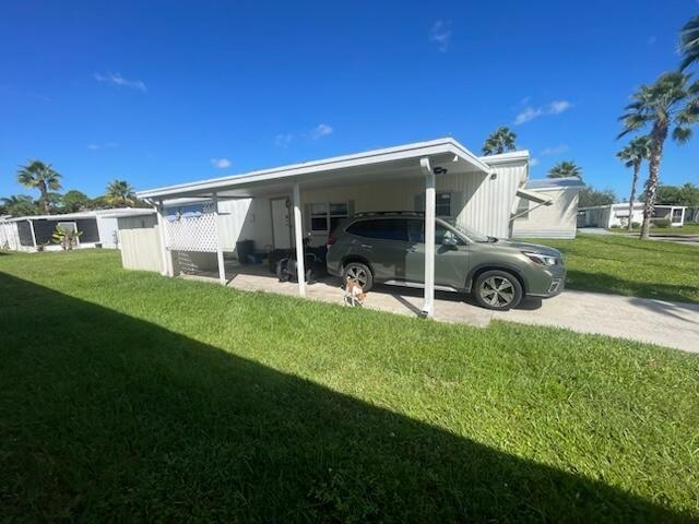 Active With Contract: $13,900 (2 beds, 1 baths, 800 Square Feet)