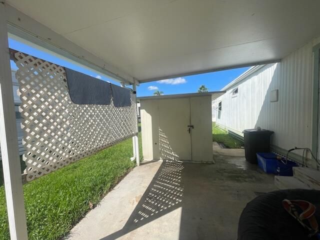 Active With Contract: $13,900 (2 beds, 1 baths, 800 Square Feet)