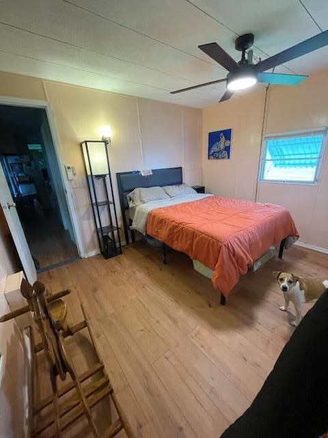 Active With Contract: $13,900 (2 beds, 1 baths, 800 Square Feet)