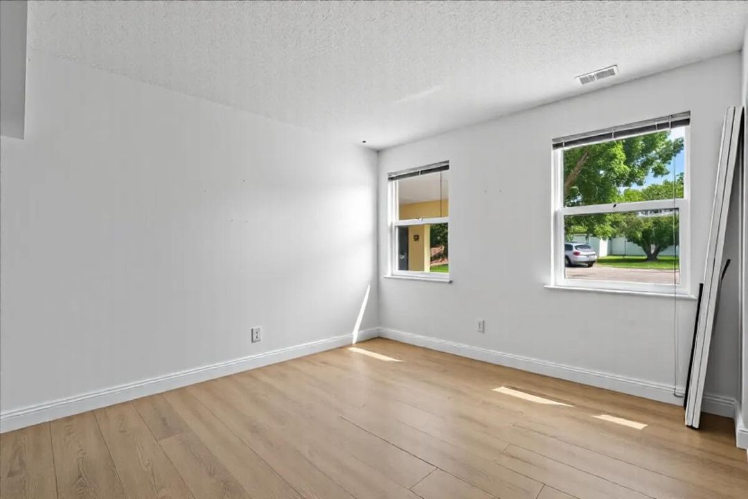 For Sale: $519,000 (4 beds, 2 baths, 1888 Square Feet)