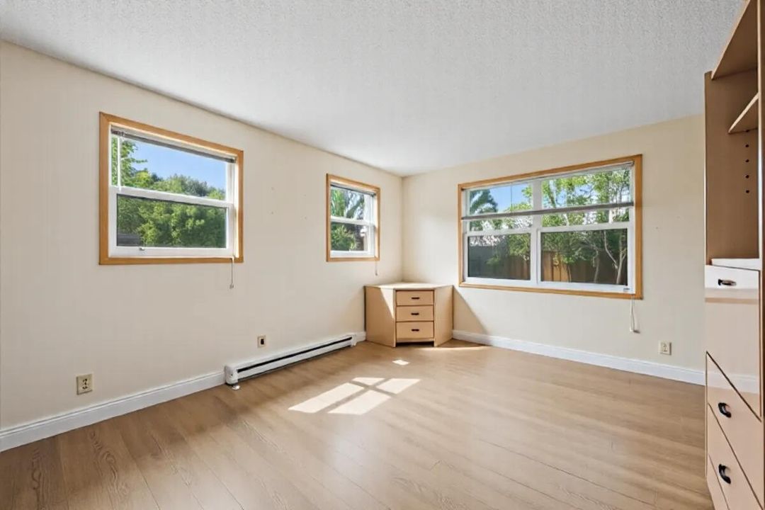 For Sale: $519,000 (4 beds, 2 baths, 1888 Square Feet)