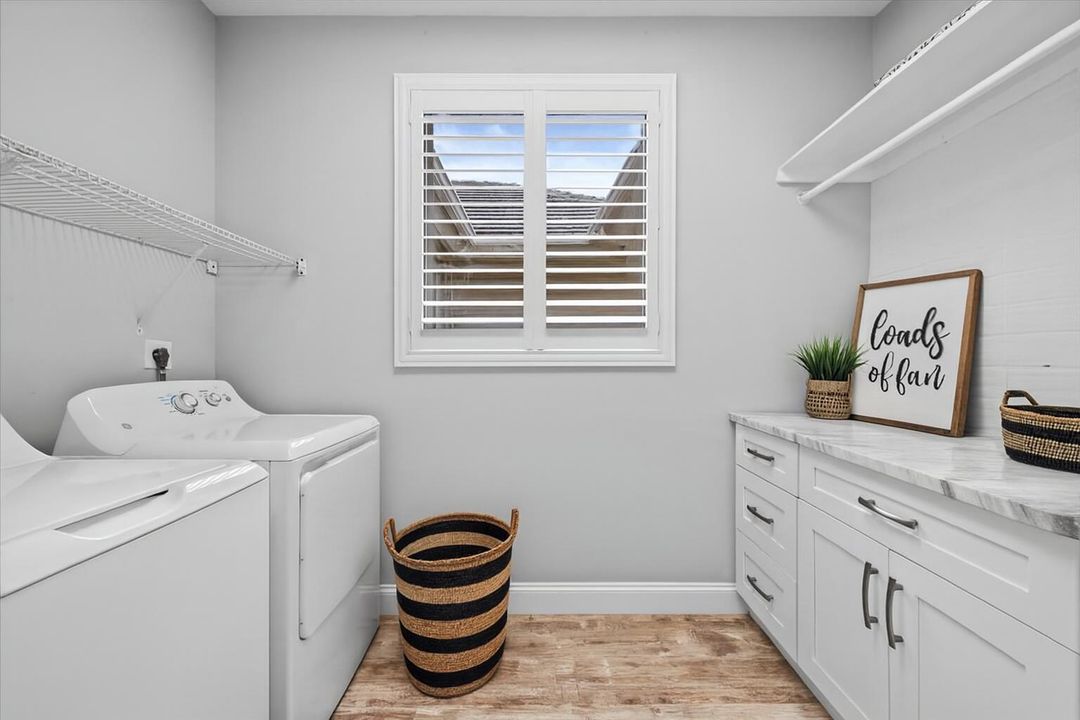 На продажу: $1,099,000 (3 спален, 2 ванн, 2694 Квадратных фут)