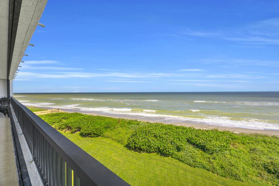 For Sale: $2,200,000 (3 beds, 3 baths, 2554 Square Feet)