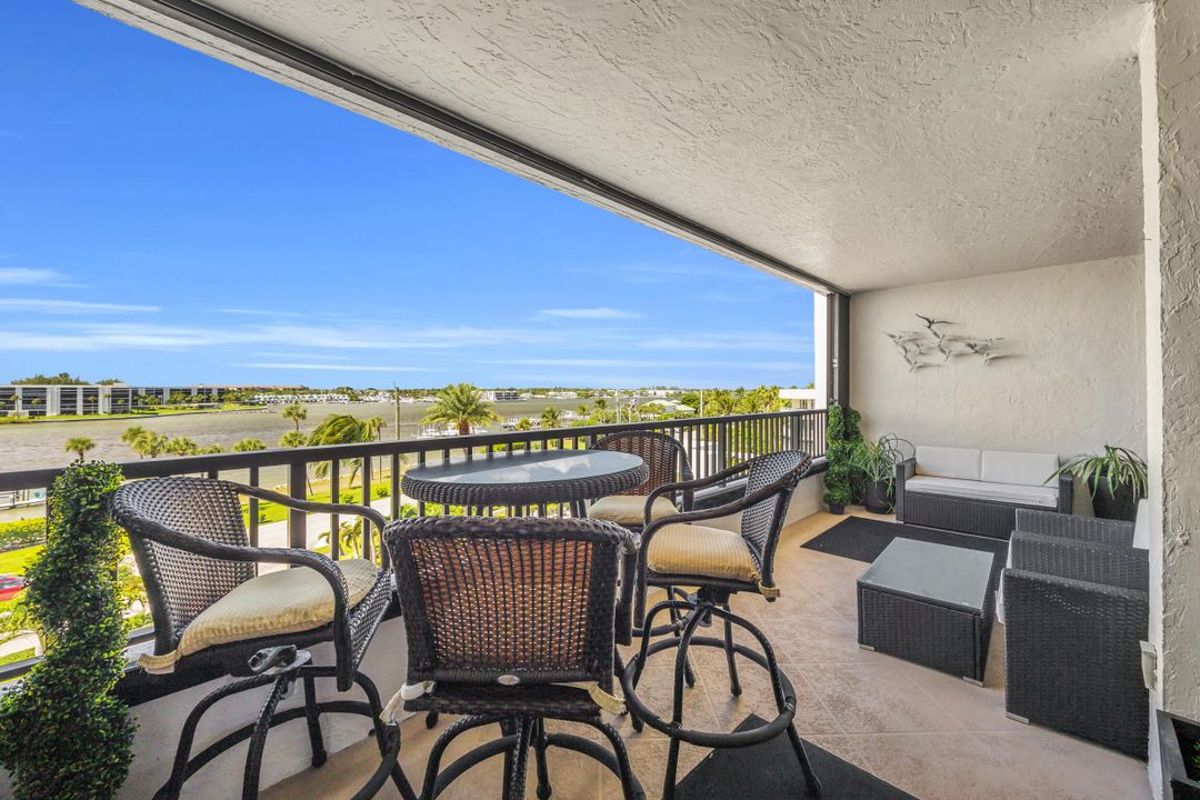 For Sale: $2,200,000 (3 beds, 3 baths, 2554 Square Feet)