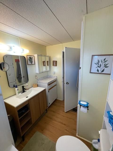 Active With Contract: $13,900 (2 beds, 1 baths, 800 Square Feet)