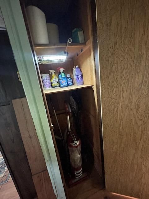 Active With Contract: $13,900 (2 beds, 1 baths, 800 Square Feet)