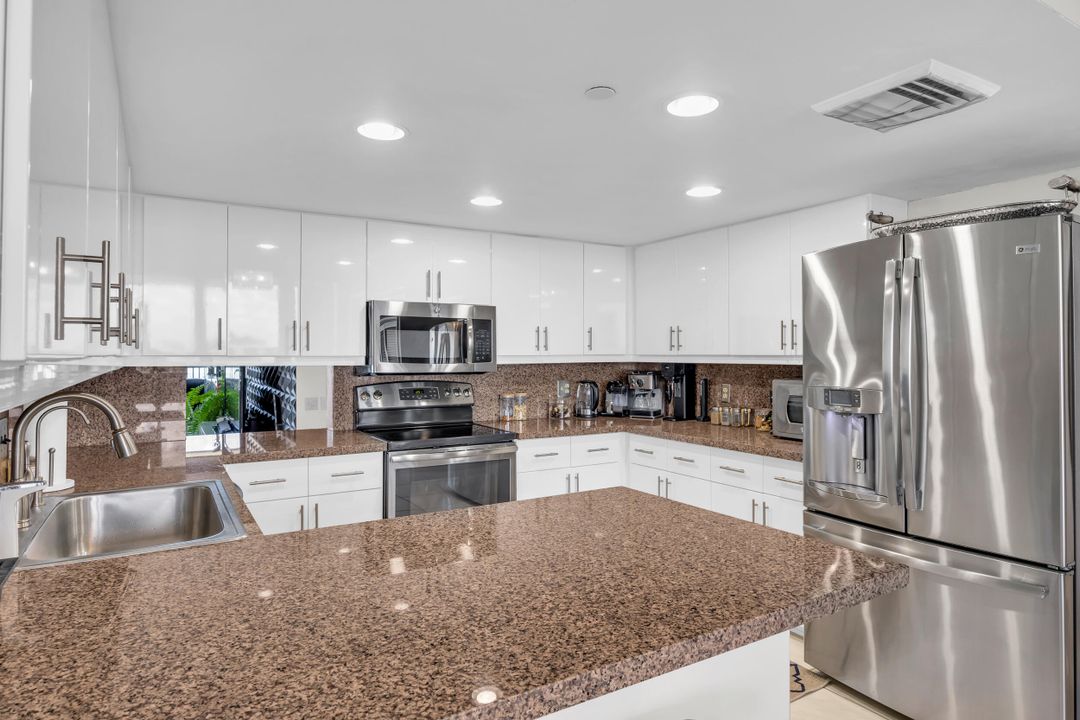 For Sale: $2,200,000 (3 beds, 3 baths, 2554 Square Feet)