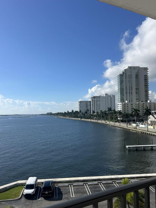 En Venta: $1,300,000 (2 camas, 2 baños, 1247 Pies cuadrados)