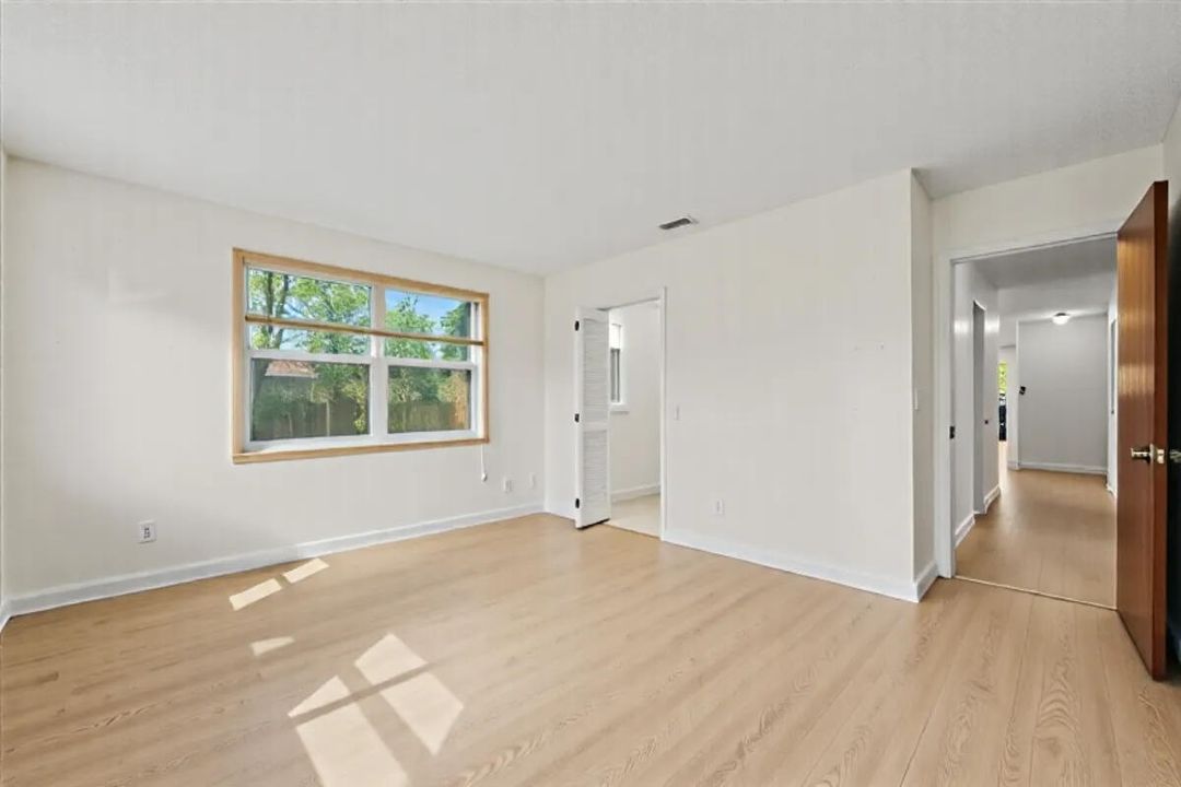 For Sale: $519,000 (4 beds, 2 baths, 1888 Square Feet)