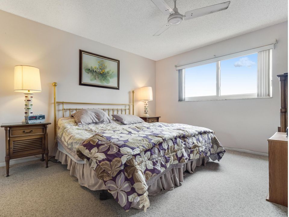 For Rent: $2,000 (2 beds, 2 baths, 960 Square Feet)