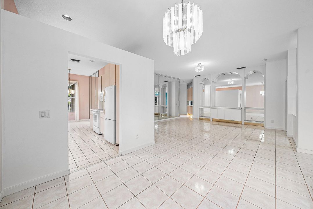 For Sale: $625,000 (3 beds, 2 baths, 1973 Square Feet)