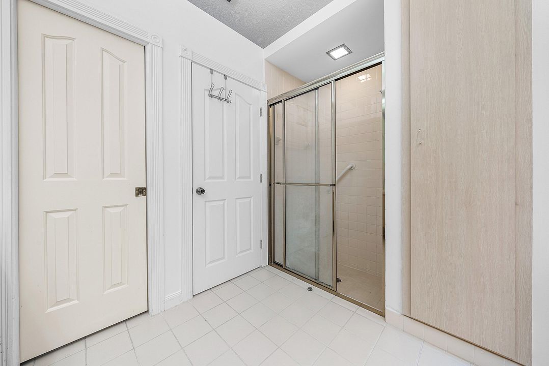 For Sale: $625,000 (3 beds, 2 baths, 1973 Square Feet)