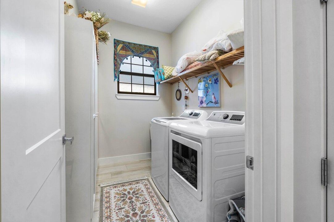 待售: $1,325,000 (3 贝兹, 3 浴室, 2125 平方英尺)